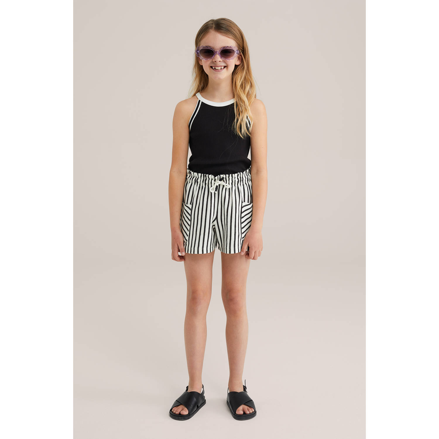 WE Fashion straight casual short zwart