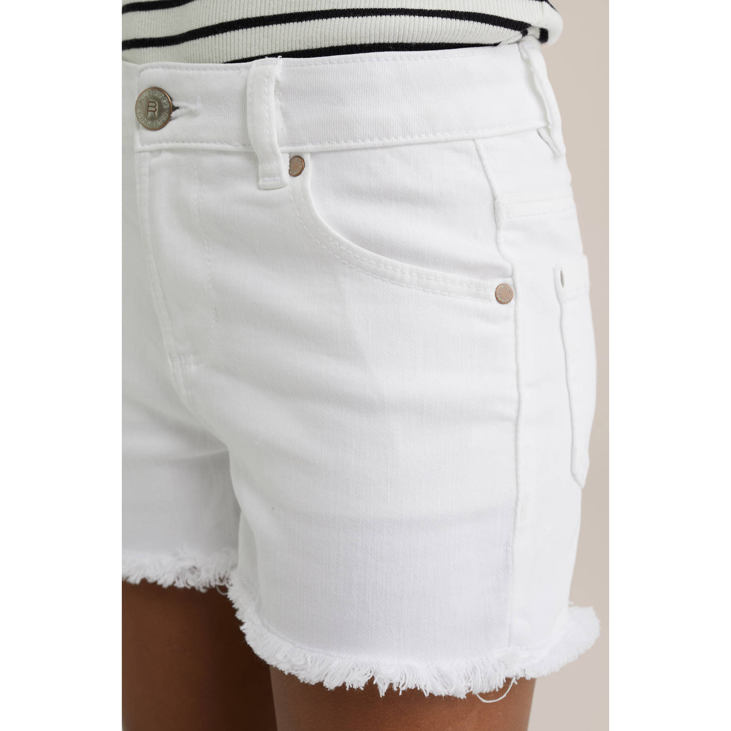WE Fashion Blue Ridge slim denim short wit
