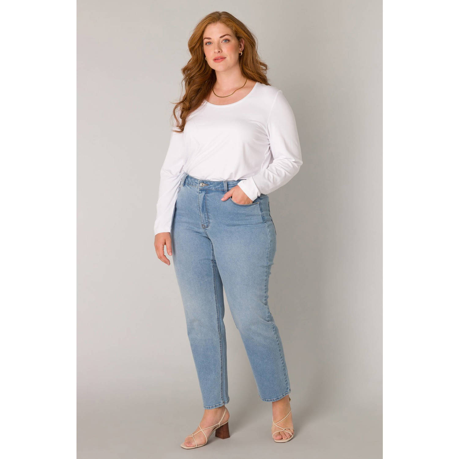 Base Level Curvy high waist slim fit jeans lichtblauw