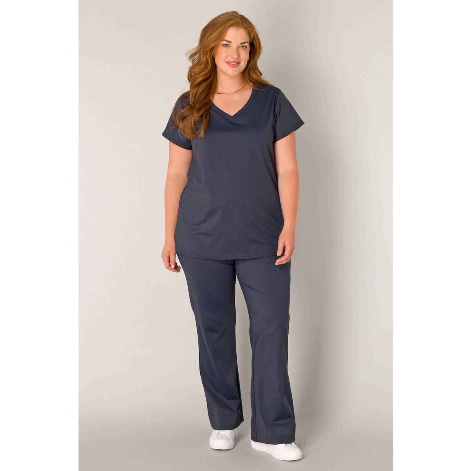 Base Level Curvy T-shirt donkerblauw