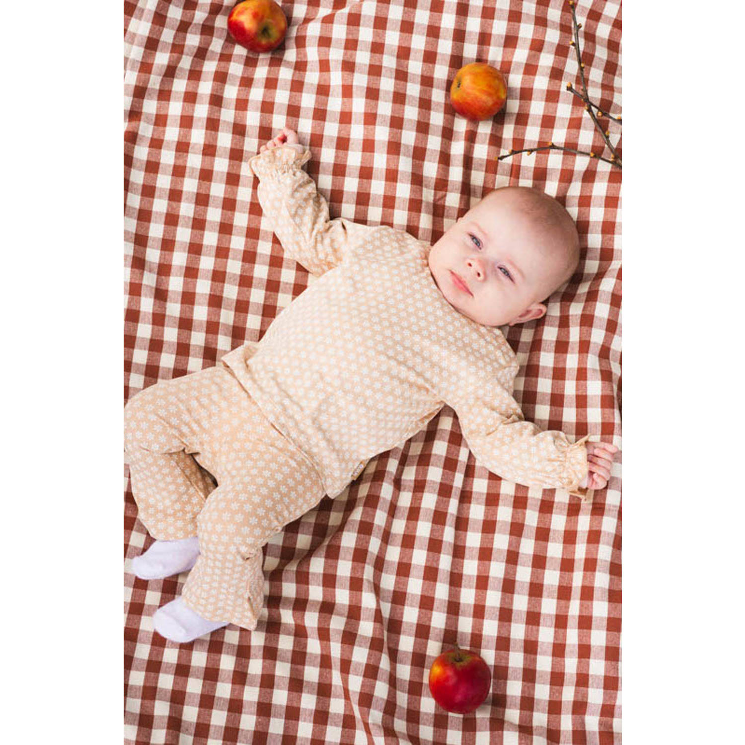 Quapi Newborn regular flared broek beige