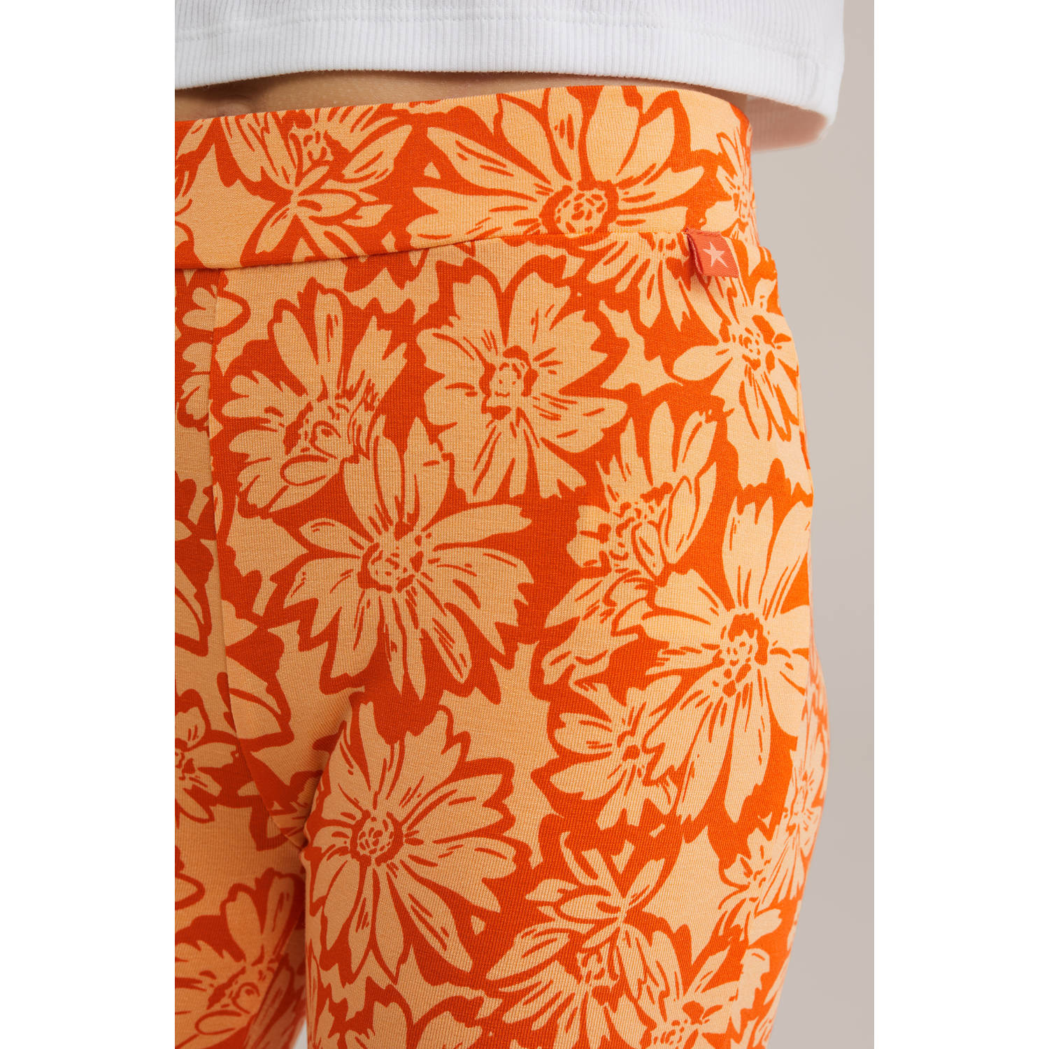 WE Fashion flared broek oranje