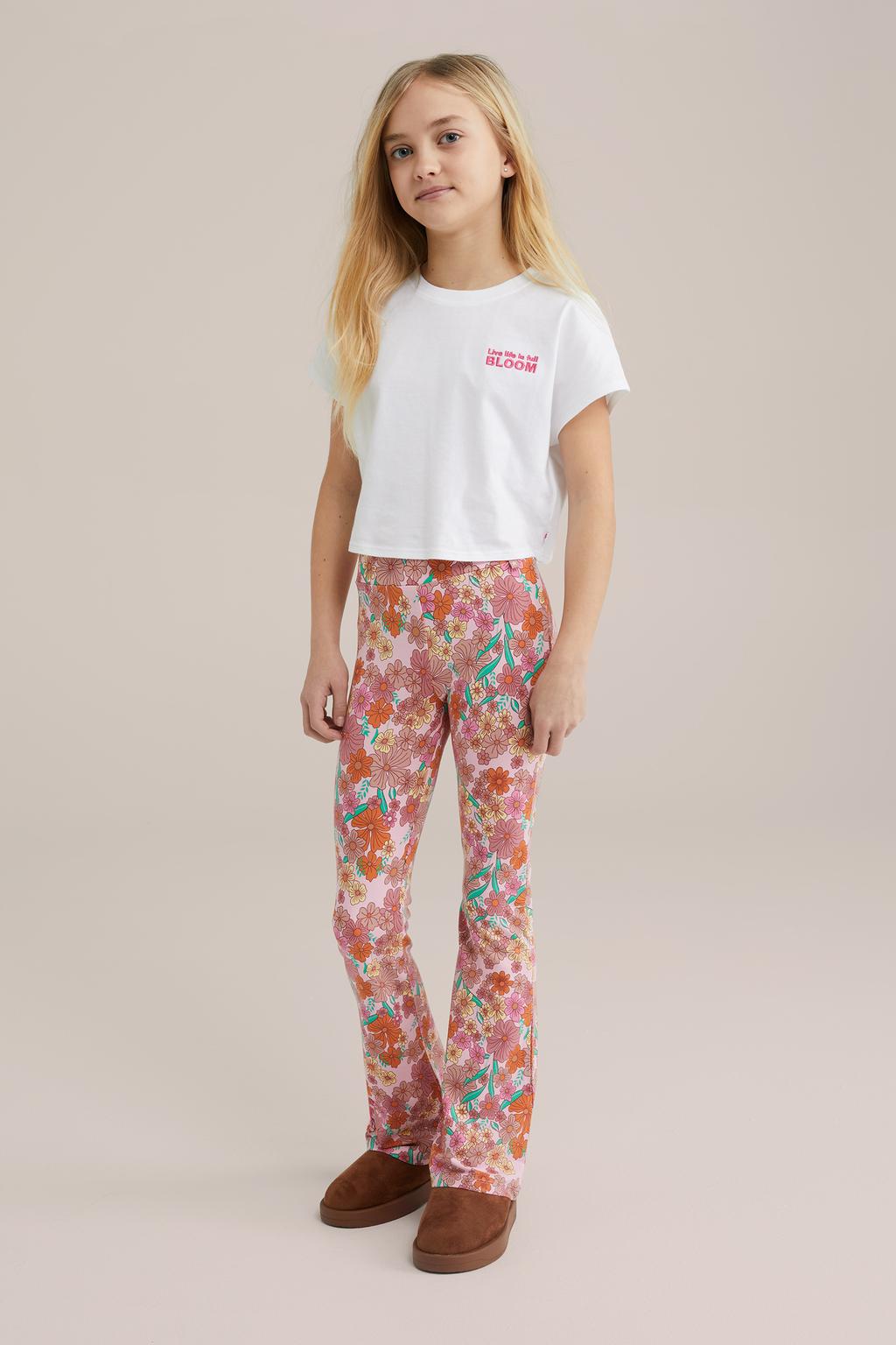 Multikleurige meisjes WE Fashion flared broek van viscose met elastische tailleband en bloemenprint