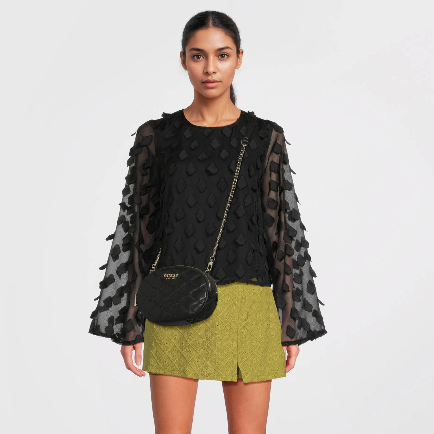 GUESS doorgestikte crossbody tas Tamsin zwart