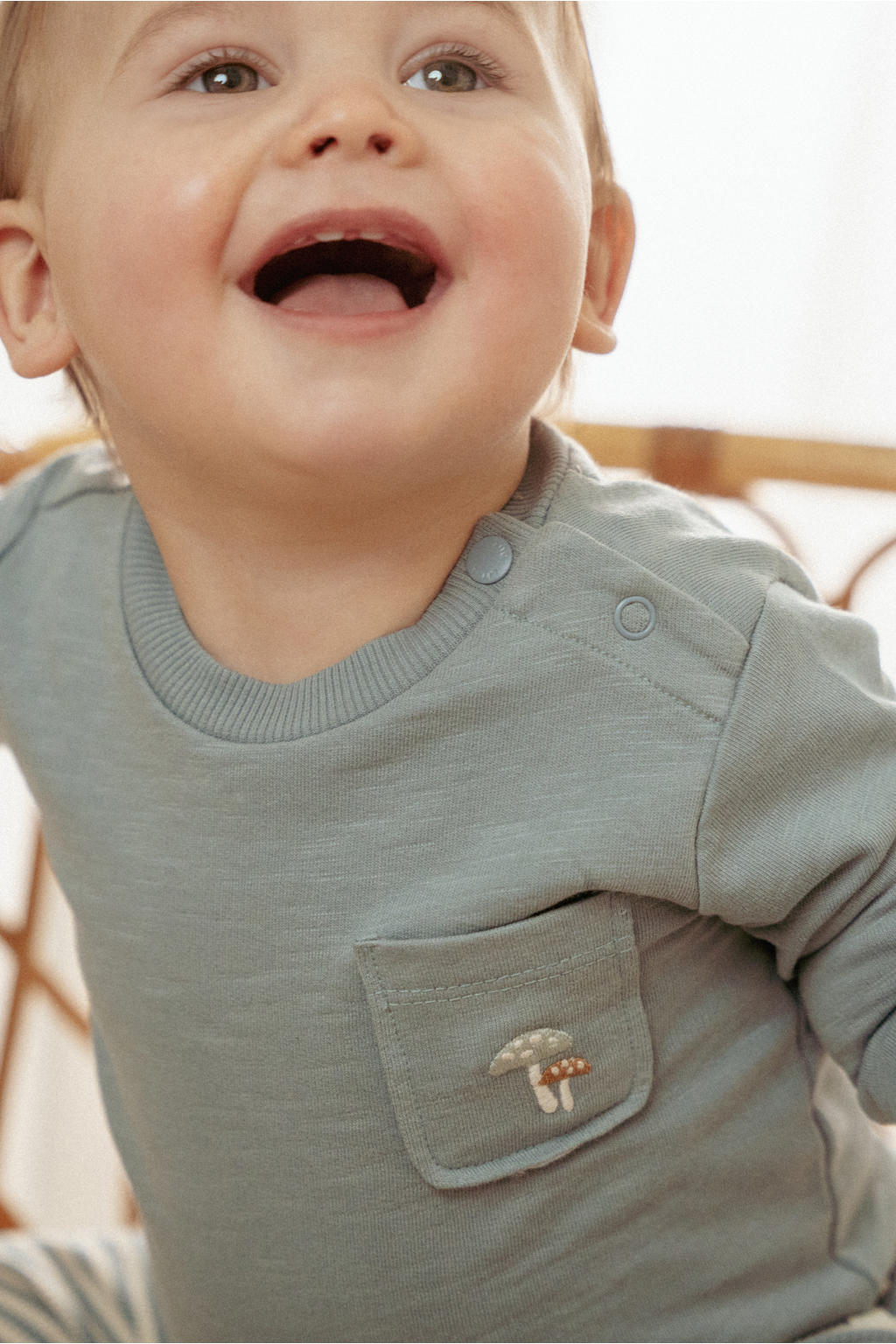 Blauwe jongens Little Dutch longsleeve van katoen met effen, lange mouwen, ronde hals en drukknoopsluiting