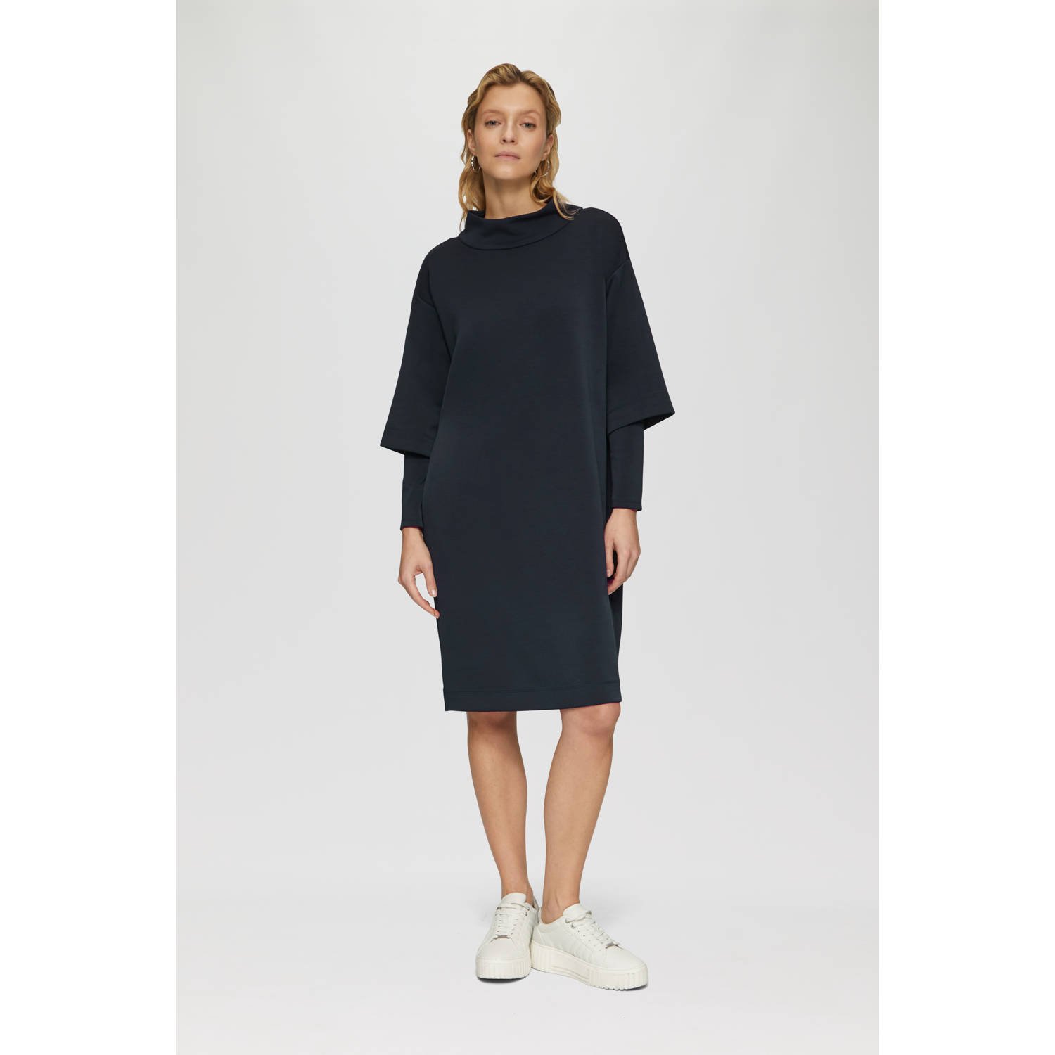 S.Oliver BLACK LABEL Uitlopende scuba jurk met laagjesdetails en opstaande kraag