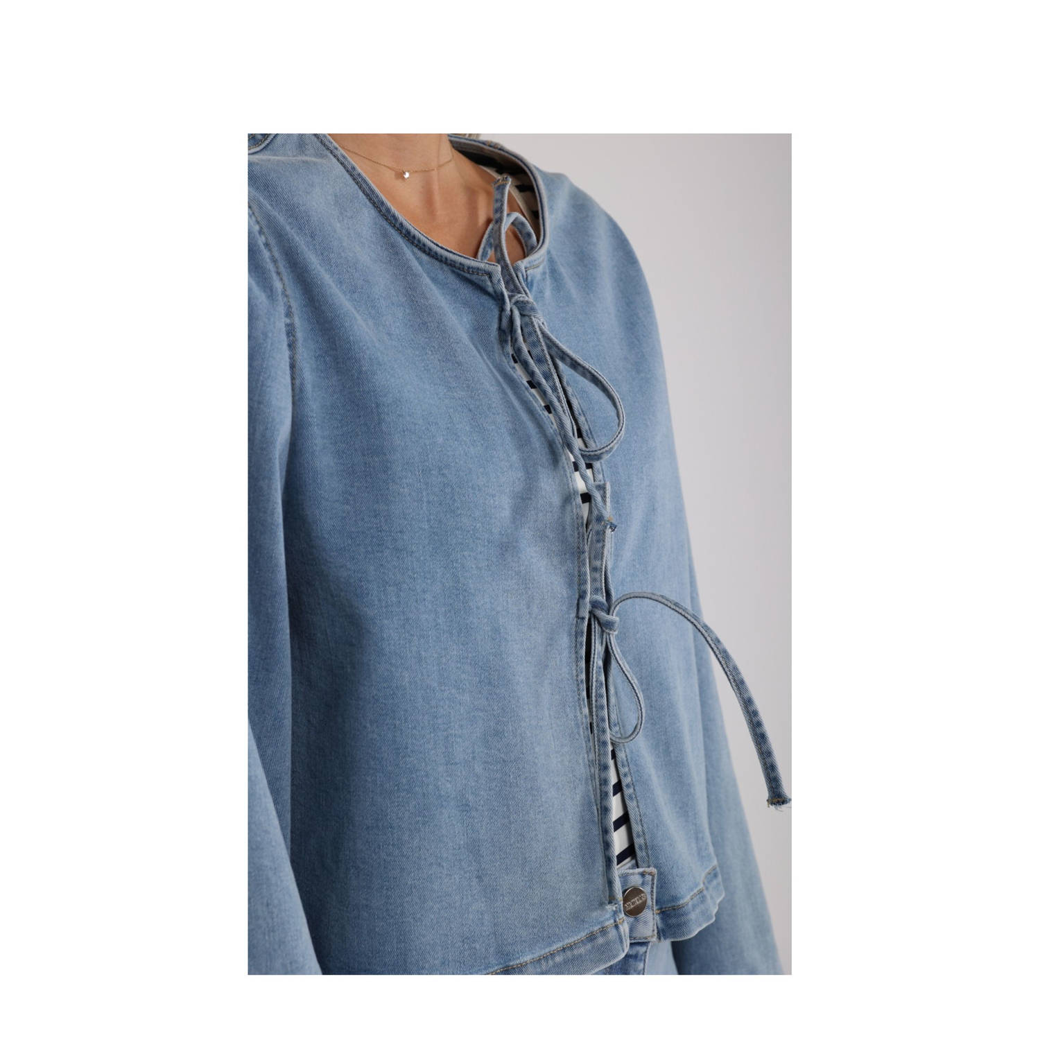 NUKUS blousetop light blue denim