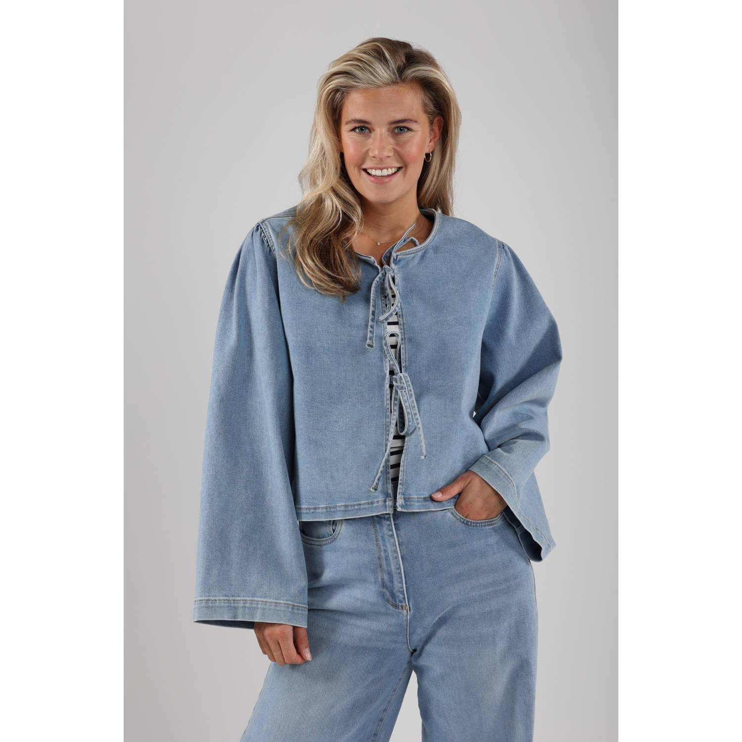 Nukus Strikblouse Lange Mouw Stijlvol Blue Dames