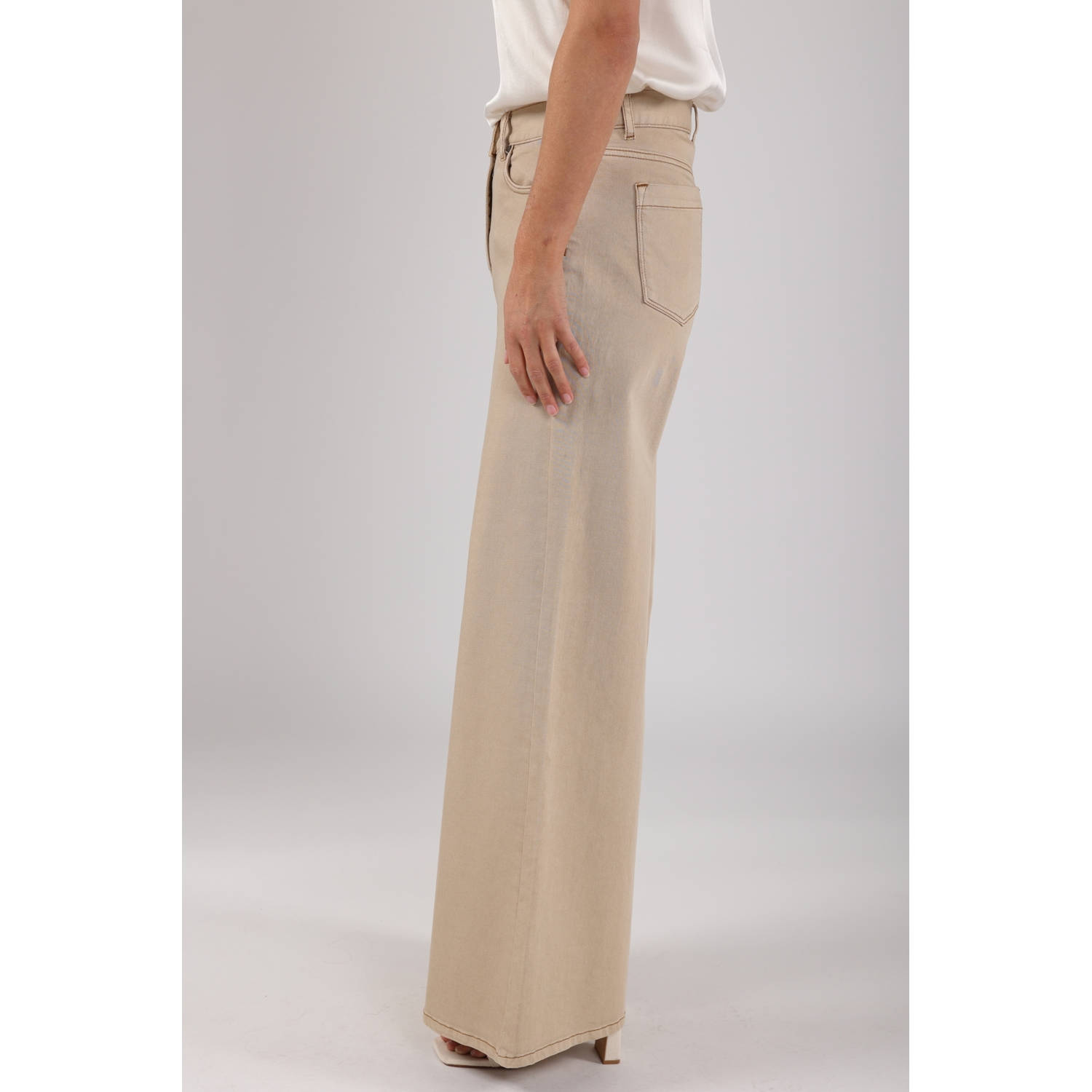 NUKUS jasje met pailletten beige