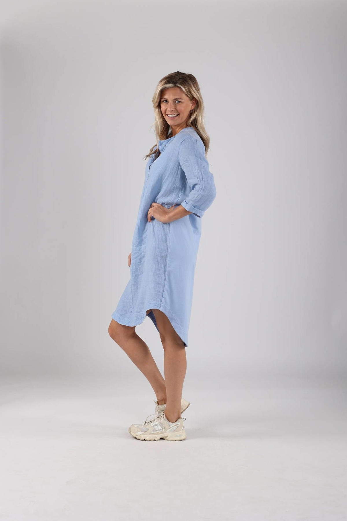 NUKUS midi jurk lichtblauw kopen? Morgen in huis wehkamp