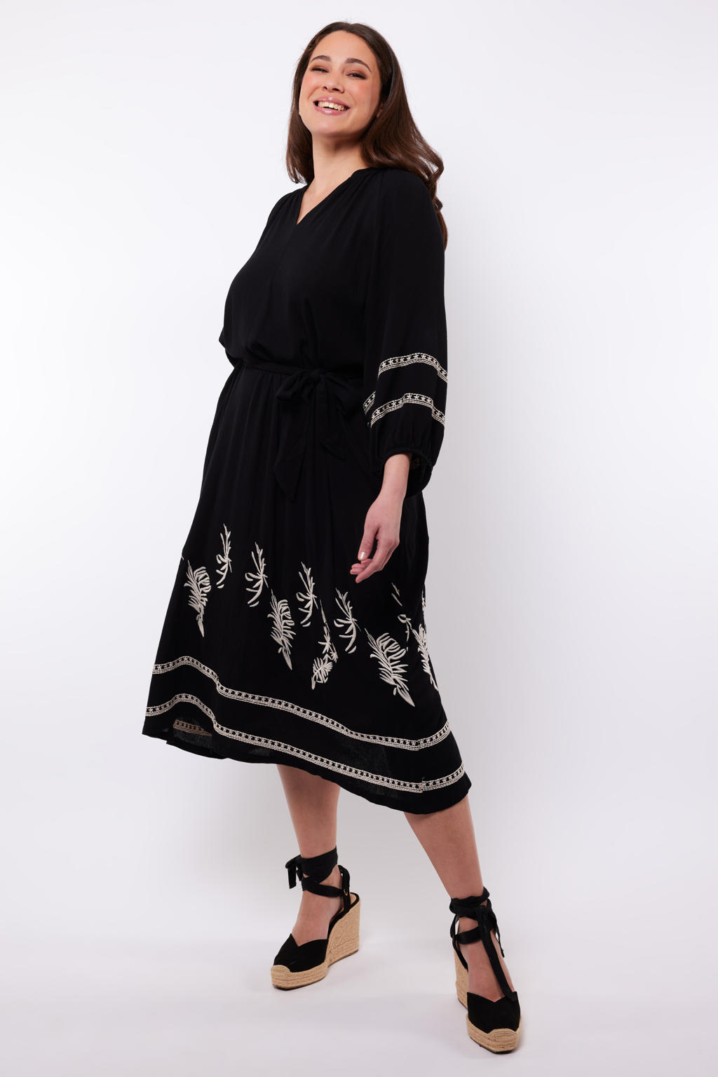 Zwarte dames Exxcellent midi jurk van viscose met effen, lange mouwen, V-hals en borduursels