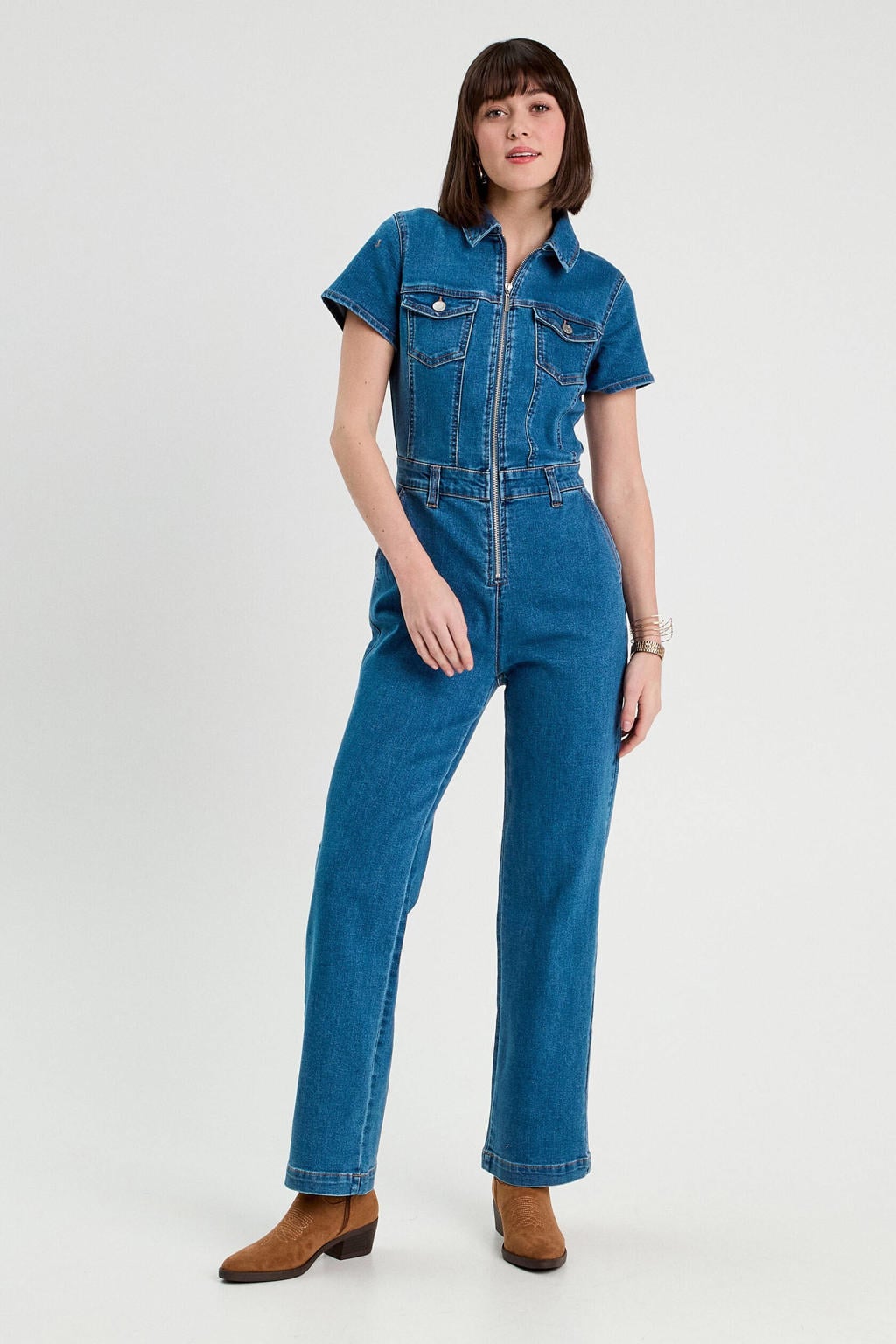 Medium blue denim dames Cache Cache jumpsuit van denim met effen, korte mouwen, reverskraag, ritssluiting en riemlussen