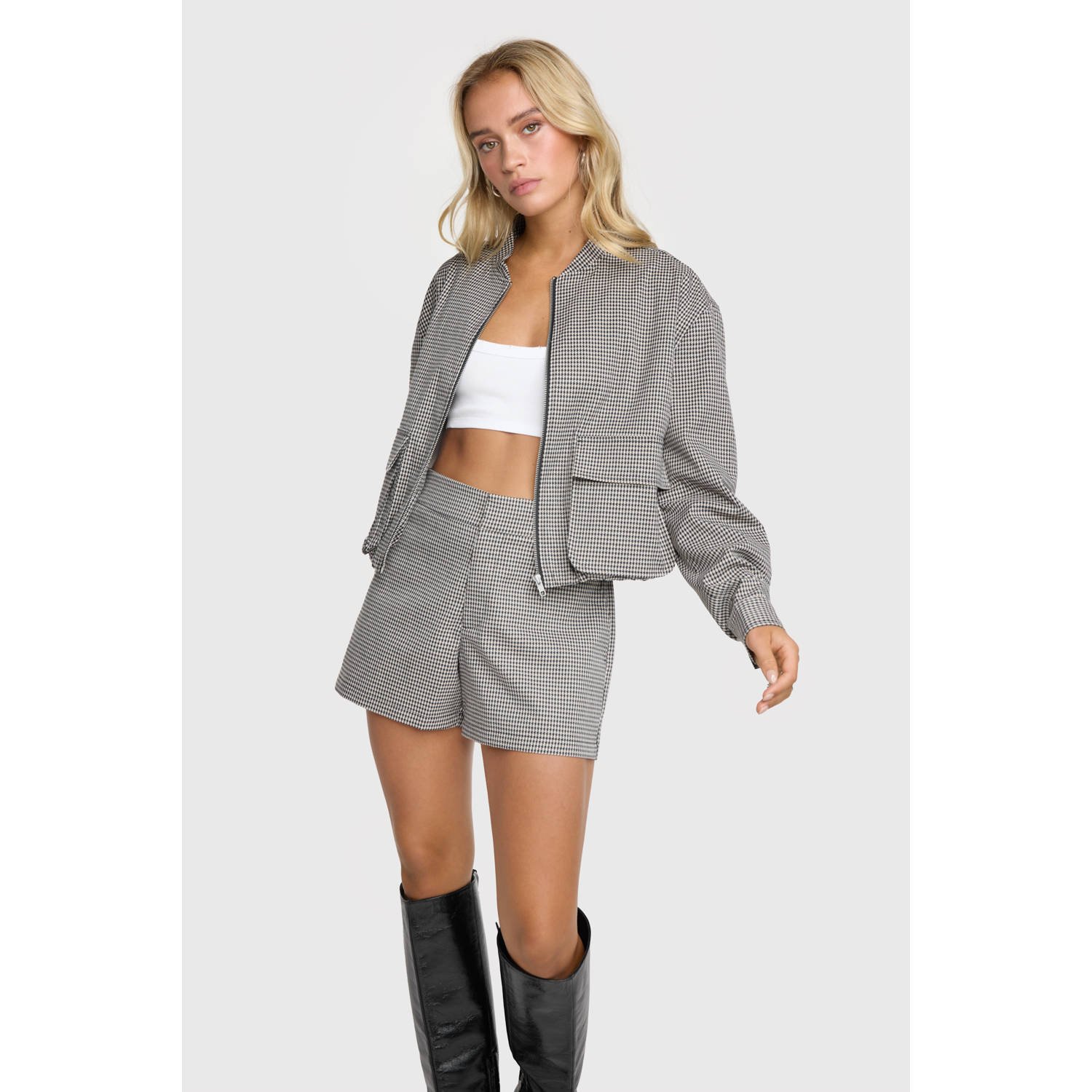 ALIX THE LABEL Dames Jassen Ladies Woven Cropped Boucle Jacket Beige