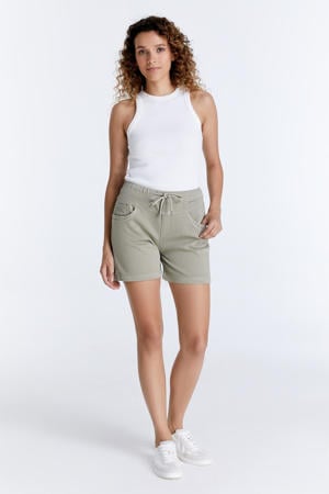 slim regular waist casual short lichtgroen