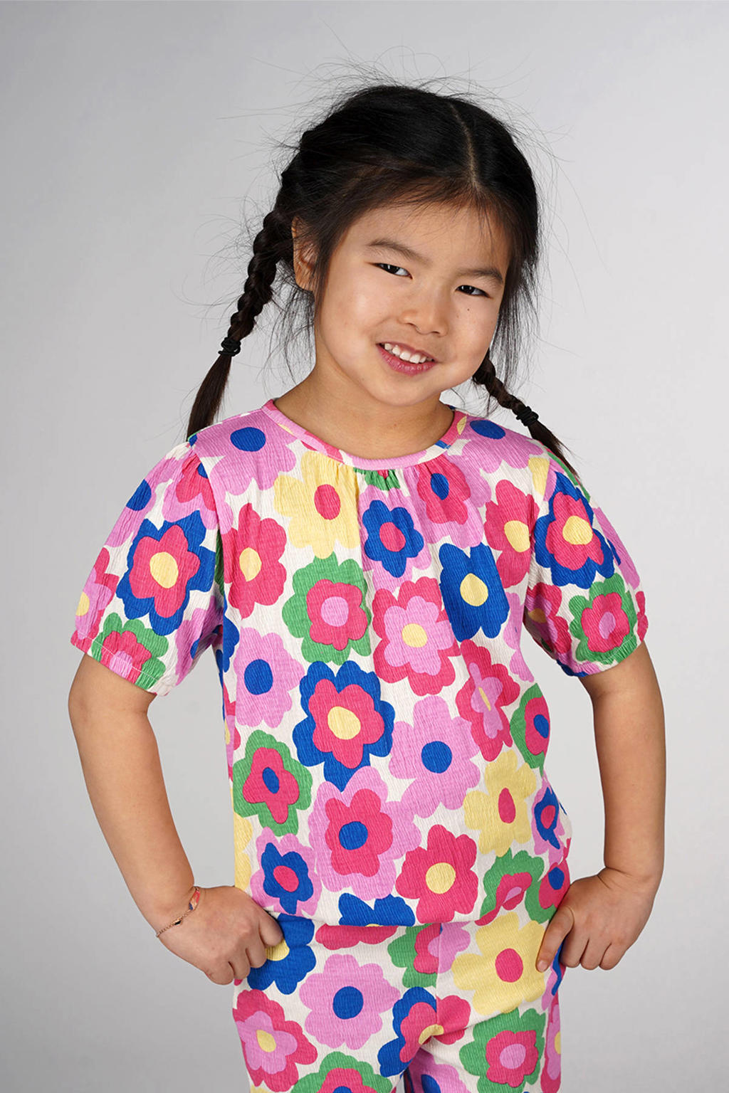 Roze, groen en blauwe meisjes The New Chapter T-shirt van katoen met bloemenprint, korte mouwen, ronde hals en drukknoopsluiting