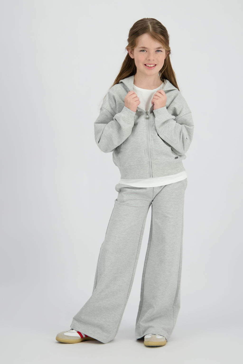 Grijs melange meisjes Vingino relaxed casual broek melange van katoen met regular waist, elastische tailleband en effen