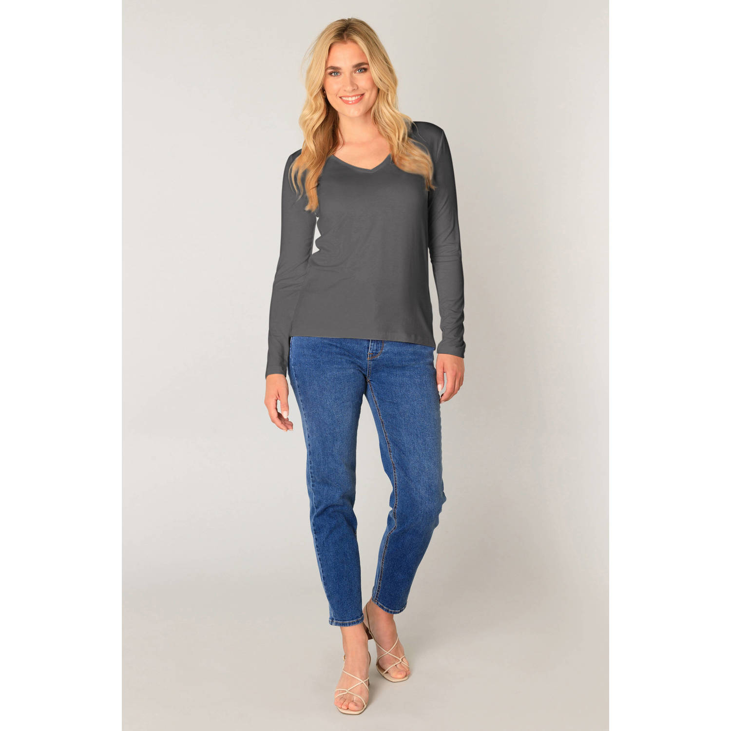 Base Level top grijs fijn gebreid