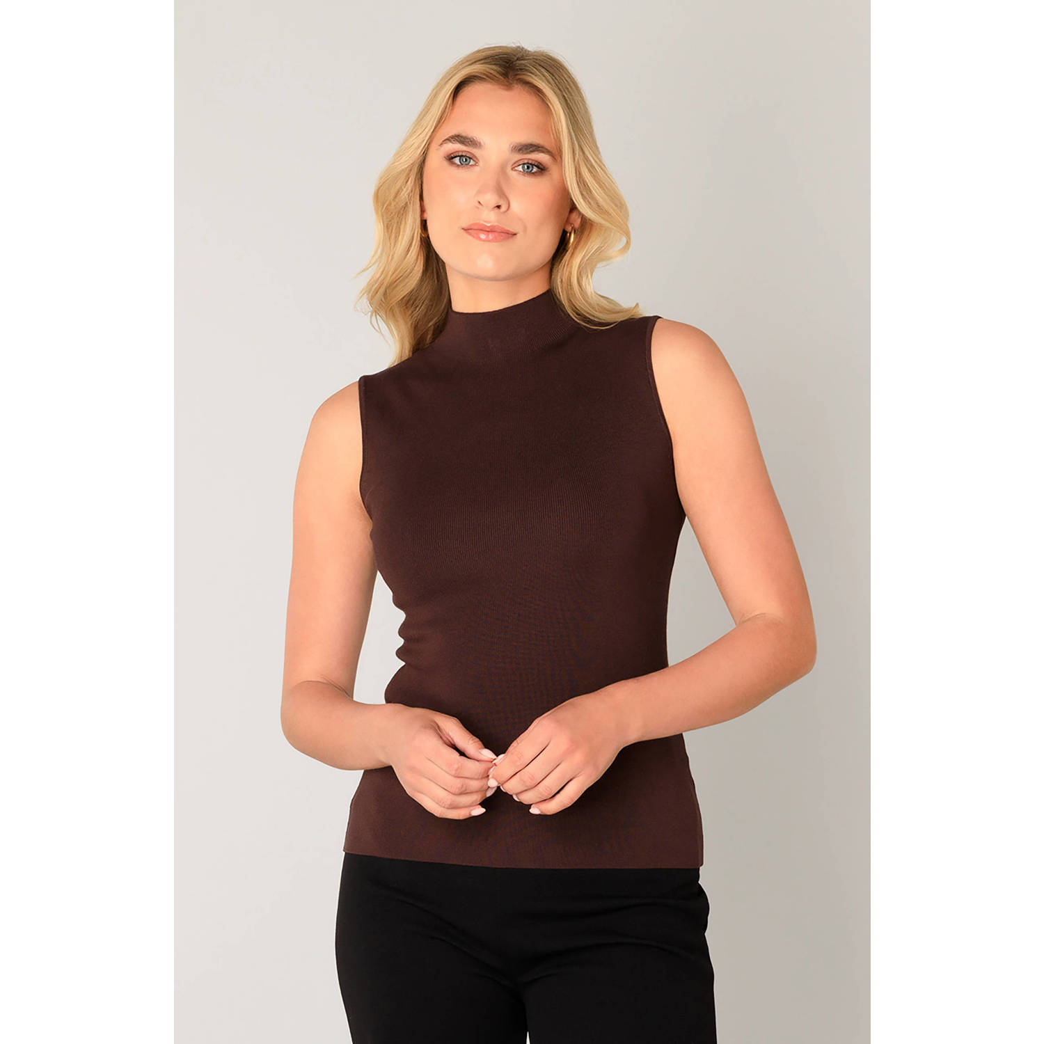 Base Level top rib gebreid donkerbruin