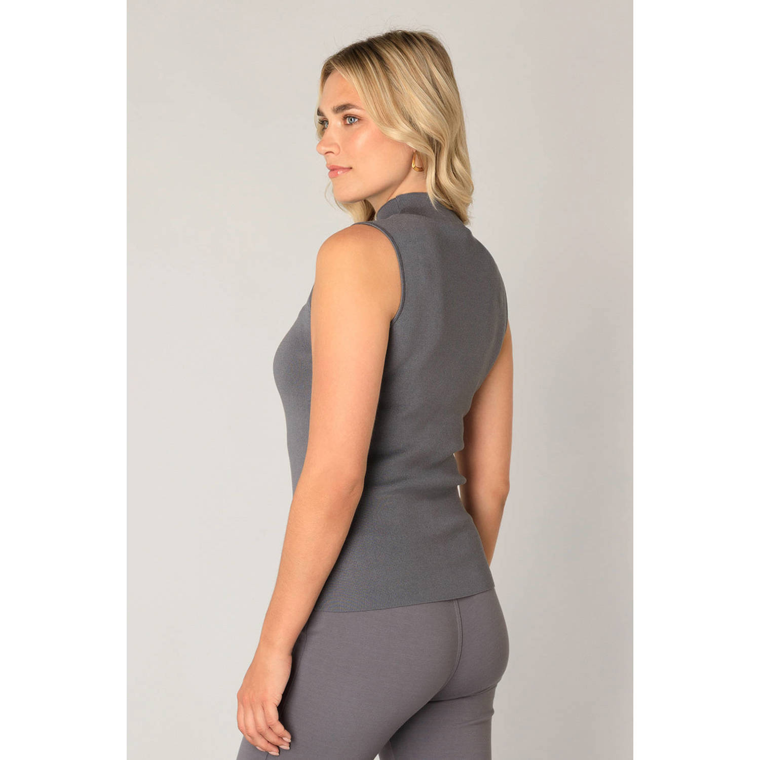 Base Level top rib gebreid grijs