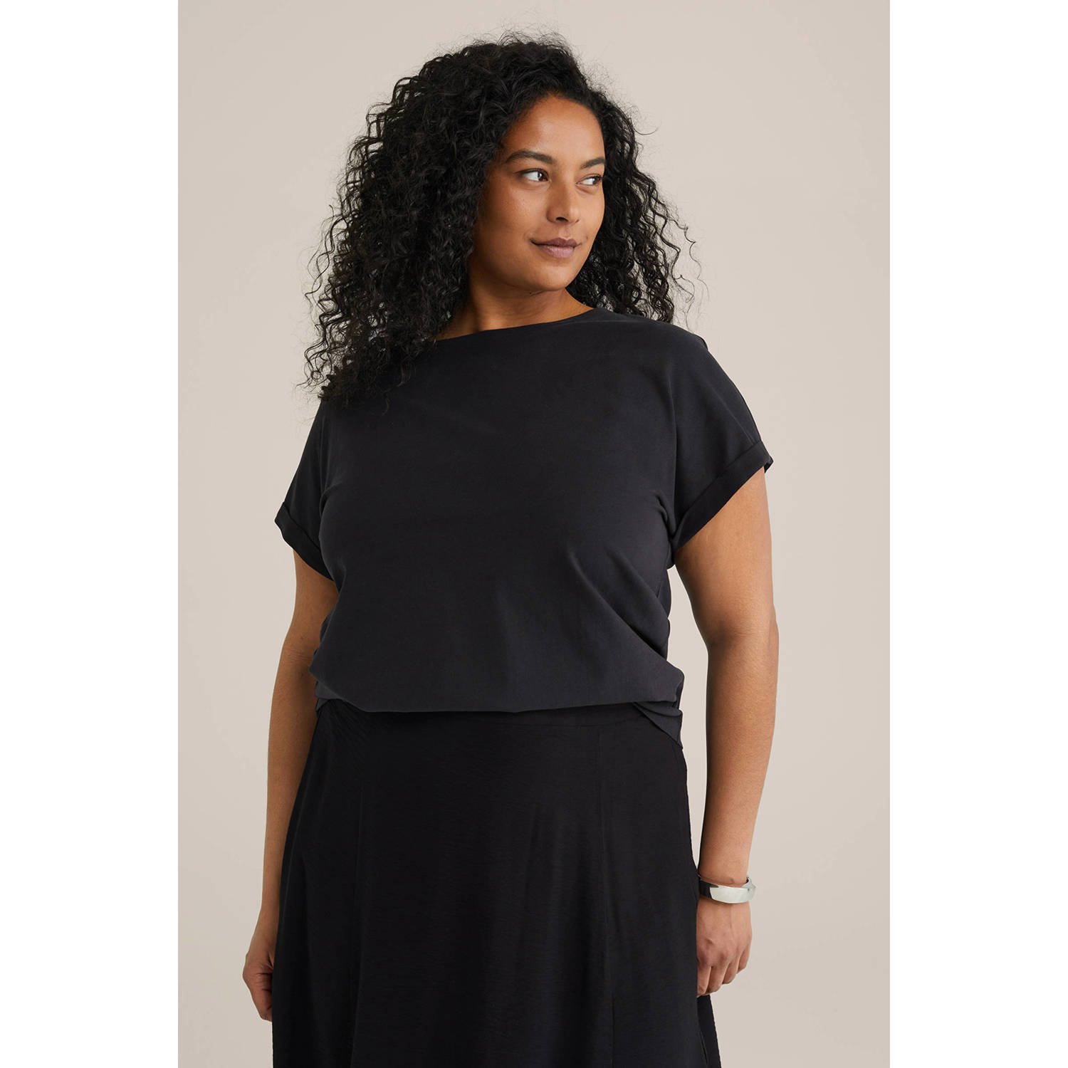 WE Fashion Curve T-shirt zwart
