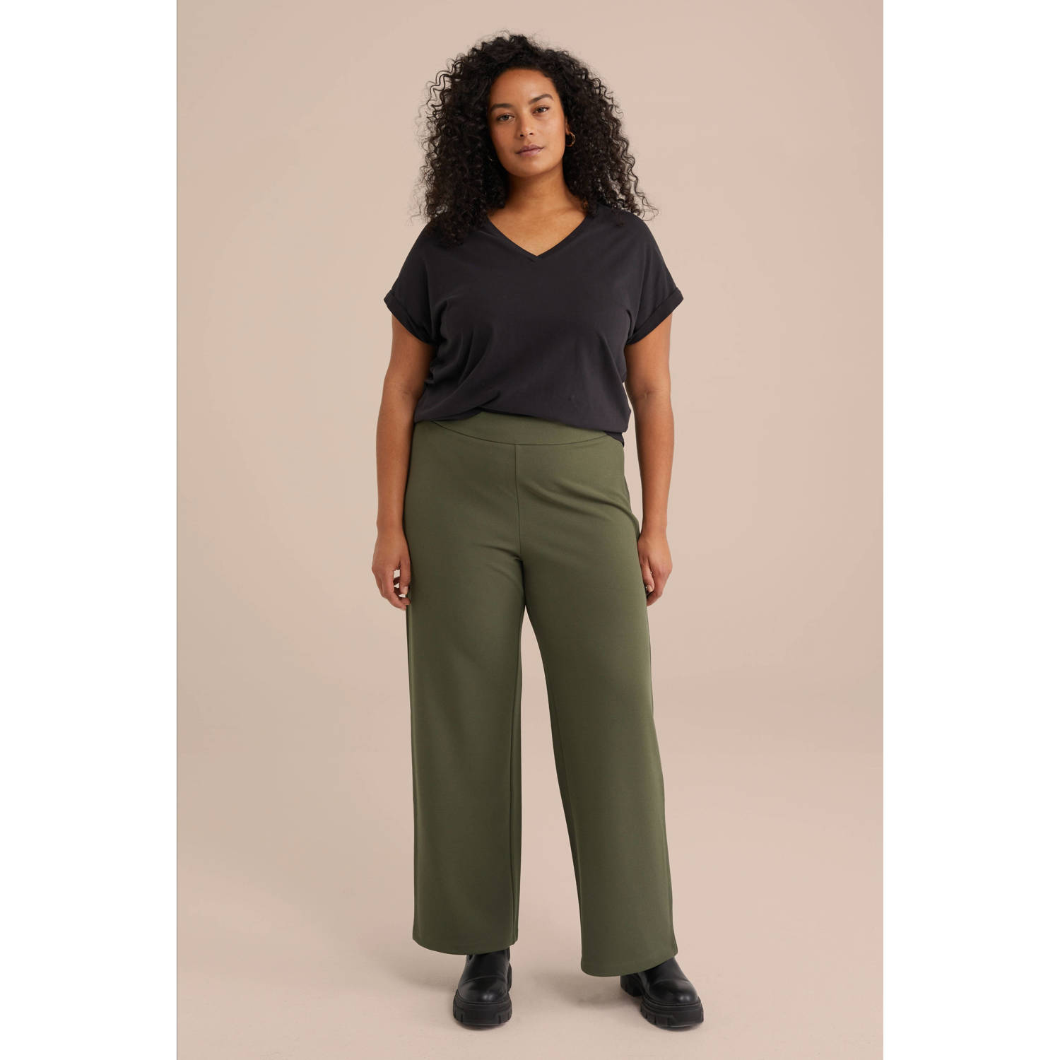 WE Fashion Curve T-shirt zwart