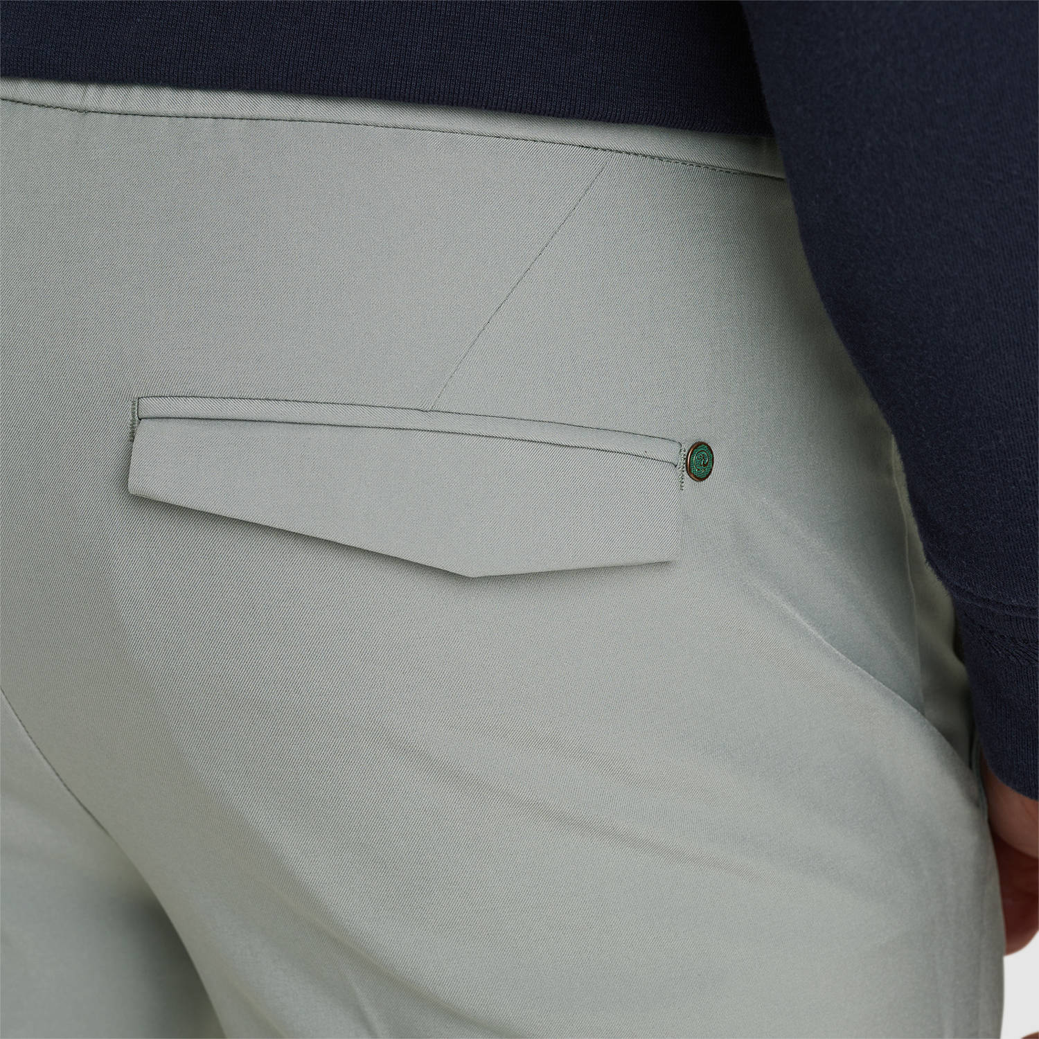 Cast Iron regular chino lichtgroen