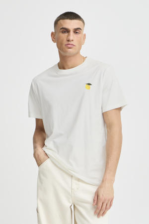 T-shirt wit