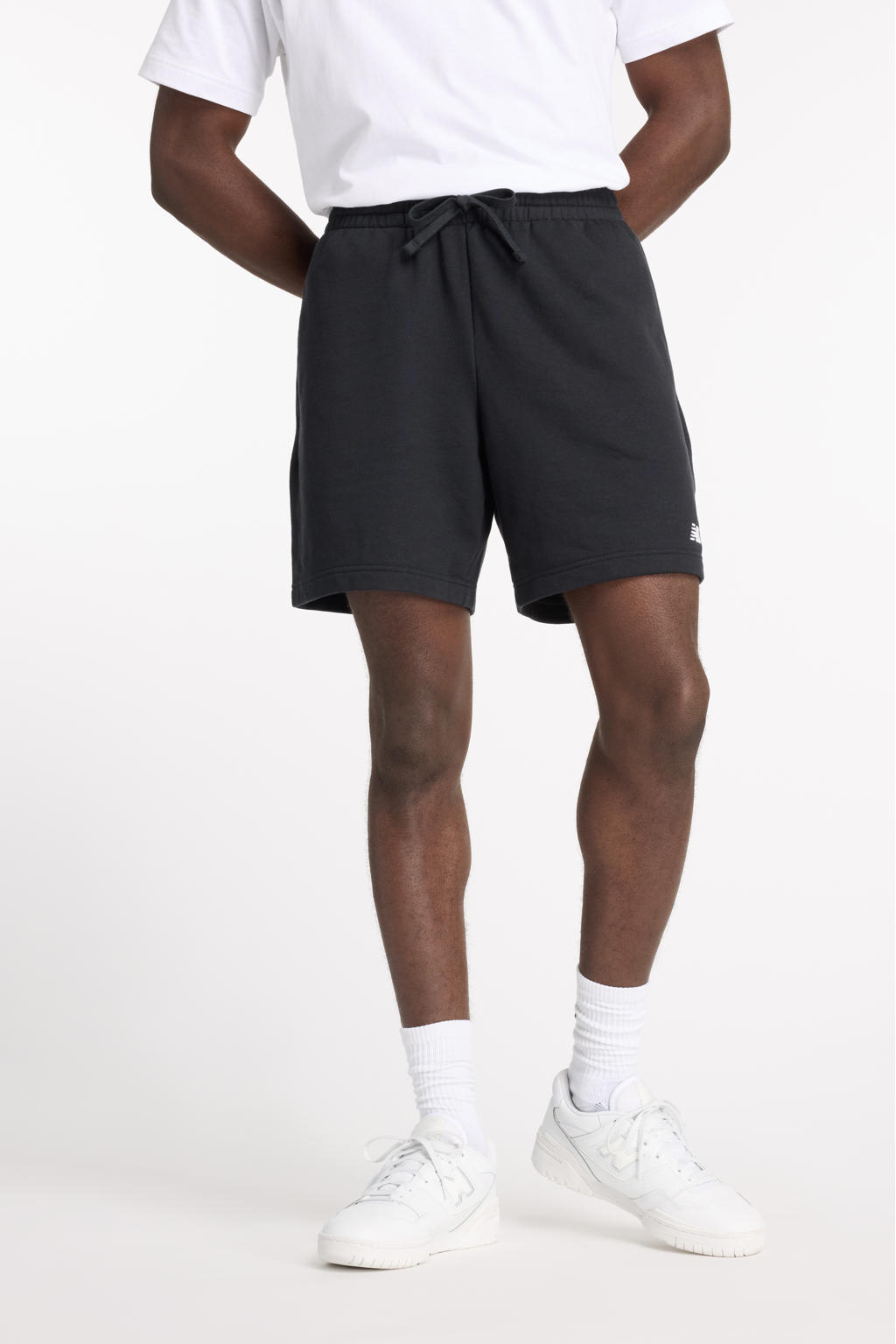 Zwarte heren New Balance regular waist sweatshort van katoen met loose fit, elastische tailleband met koord en effen