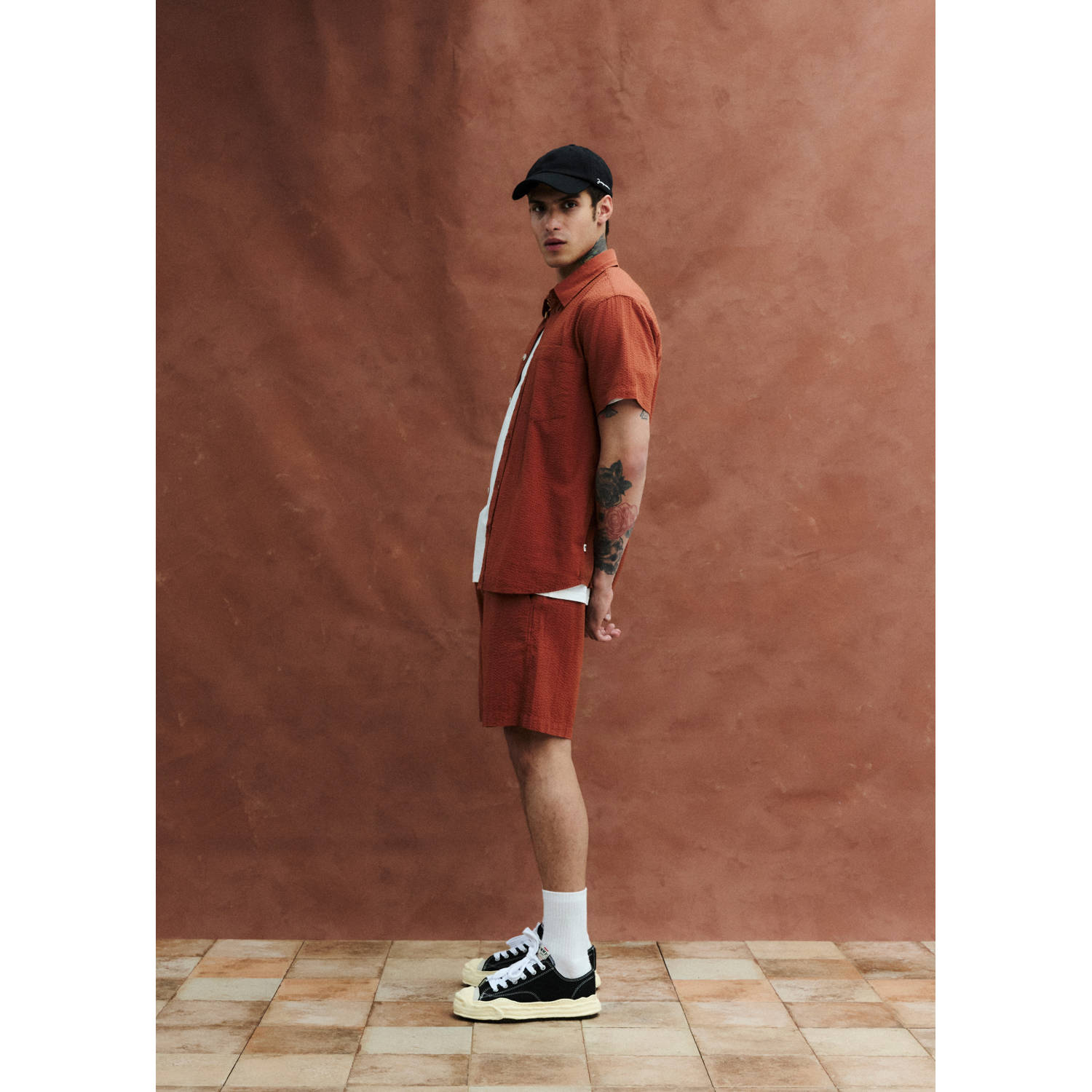 Solid regular casual short bruin