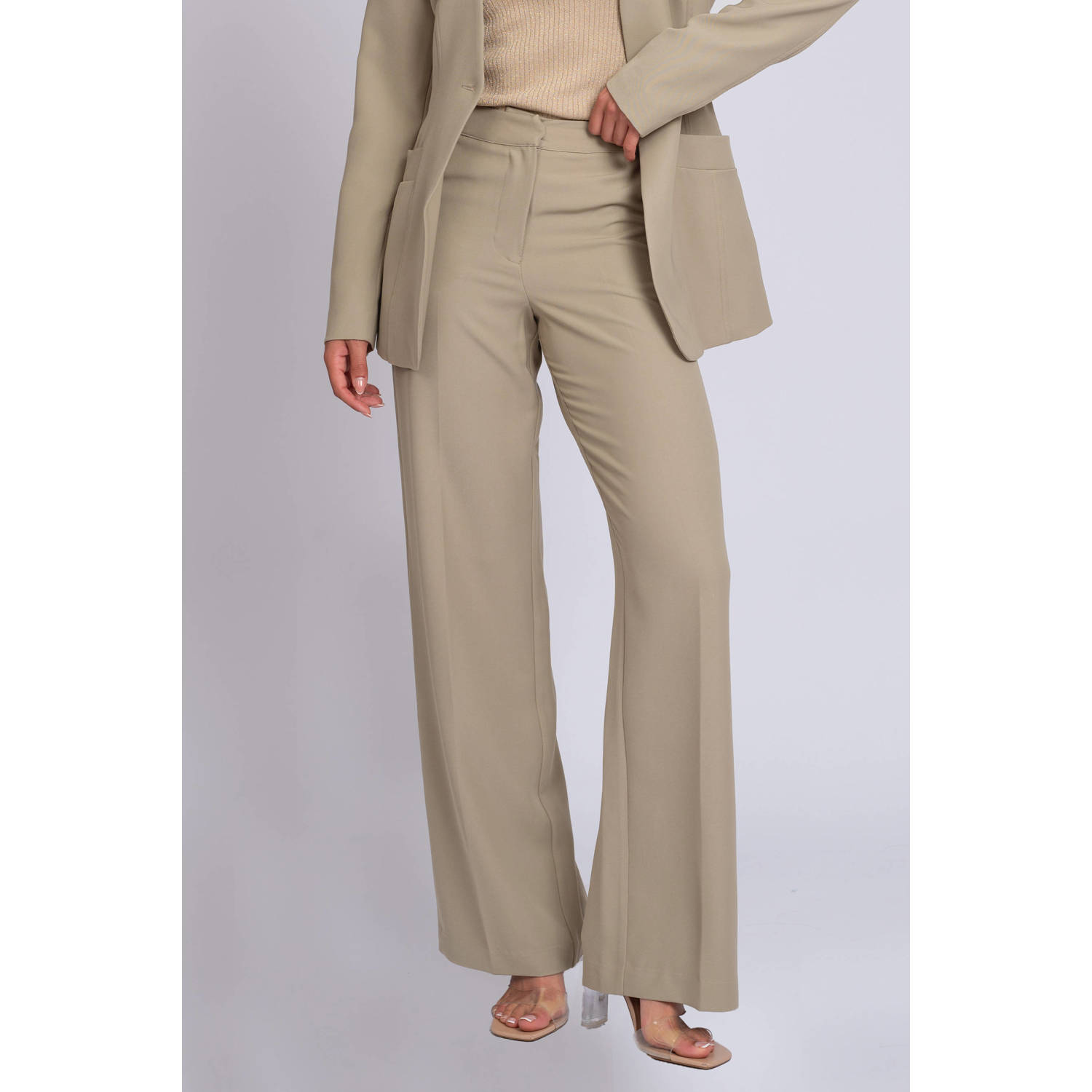 NIKKIE straight regular waist broek kaki