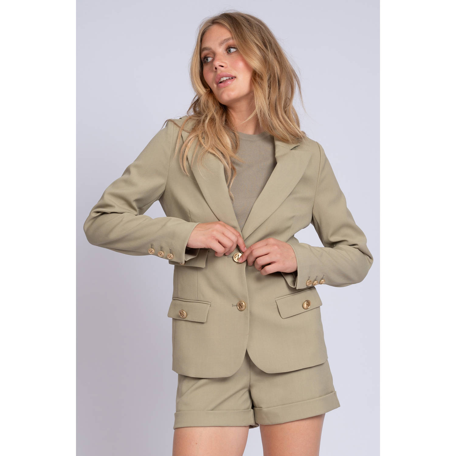 NIKKIE getailleerde blazer groen