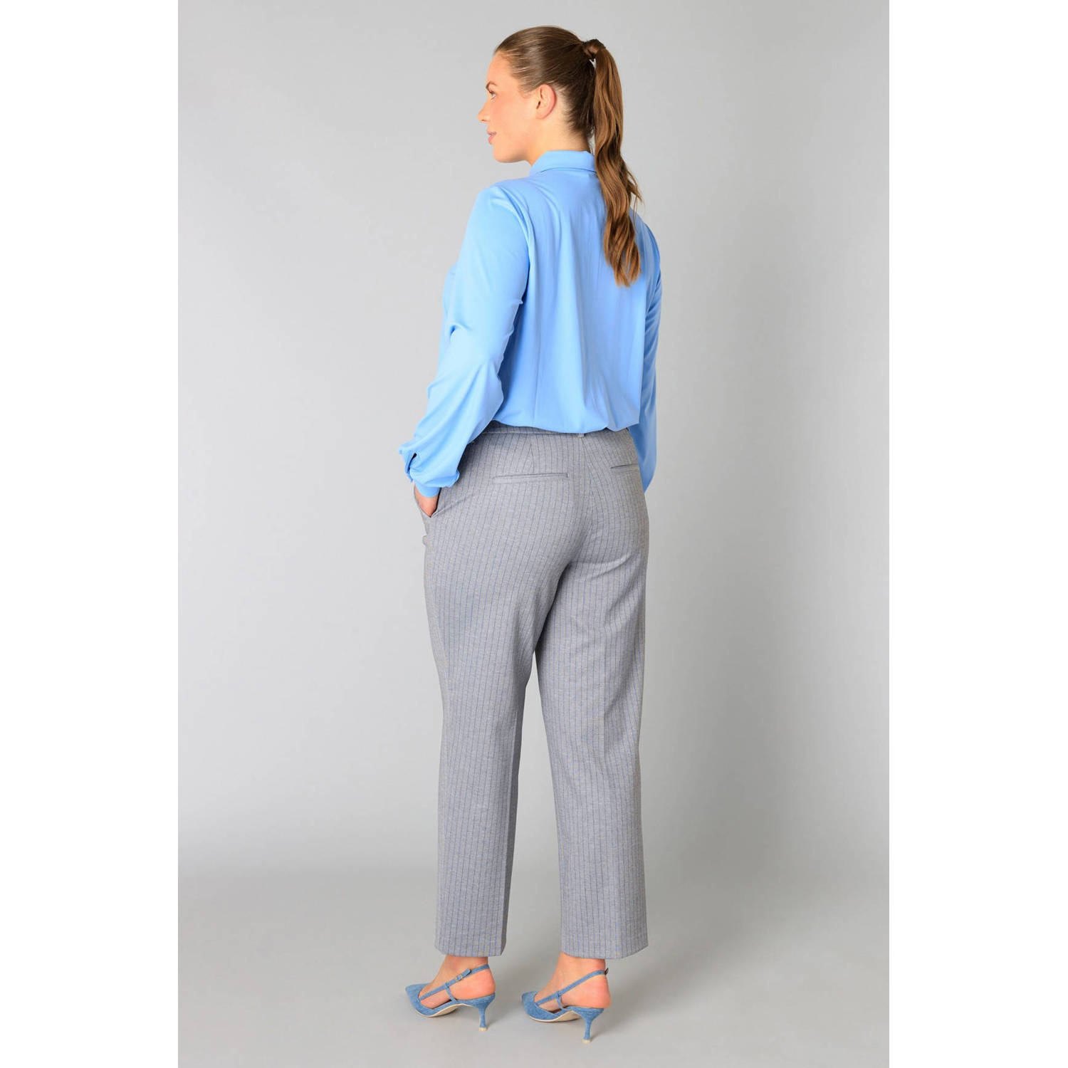 Yesta straight regular waist pantalon lichtgrijs