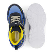 thumbnail: Pokémon sneakers met lichtjes blauw