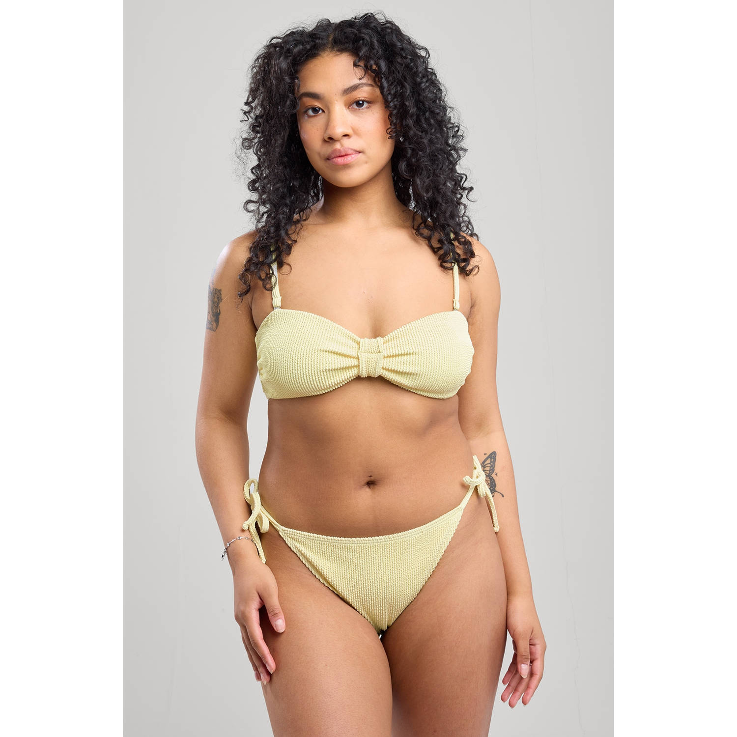 America Today voorgevormde strapless bikinitop Allison met textuur geel
