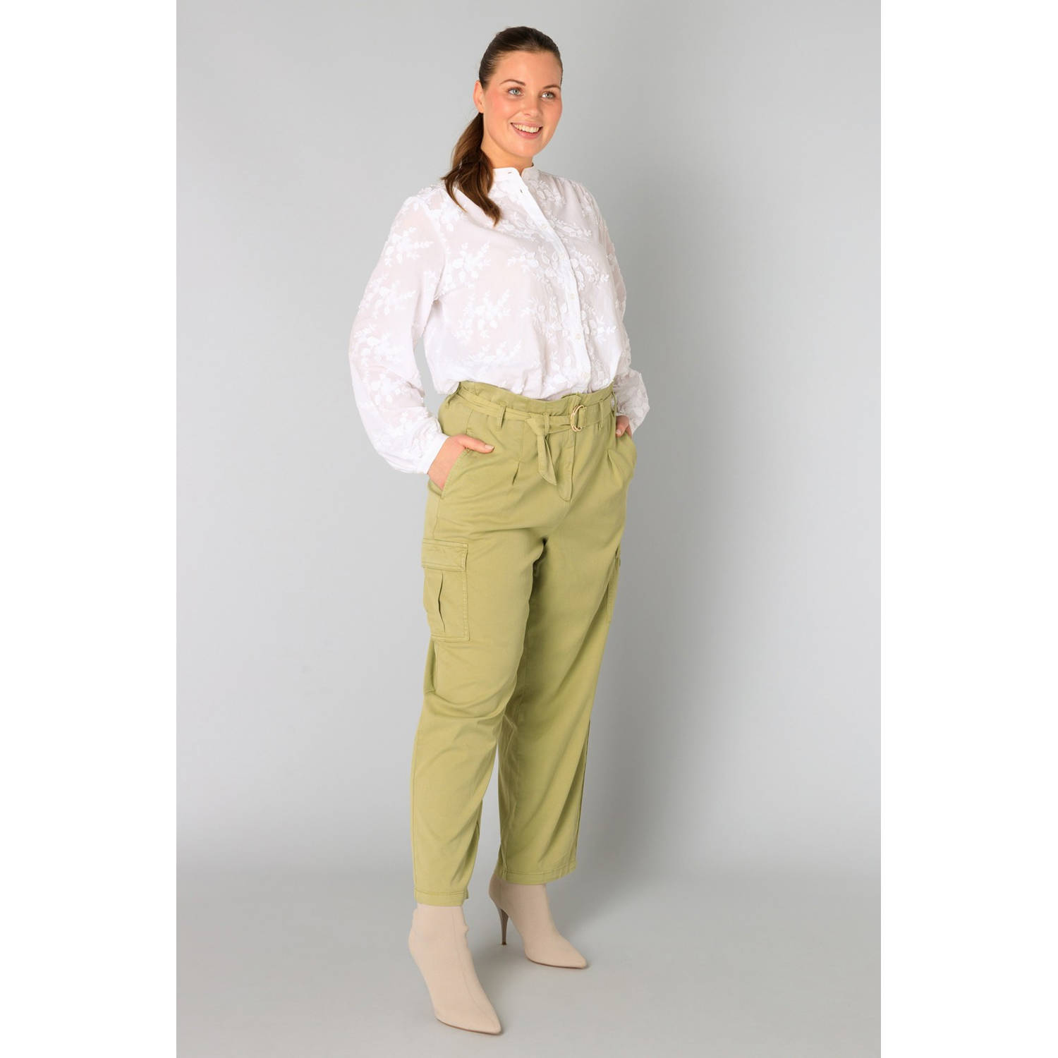 Yesta regular waist broek limegroen