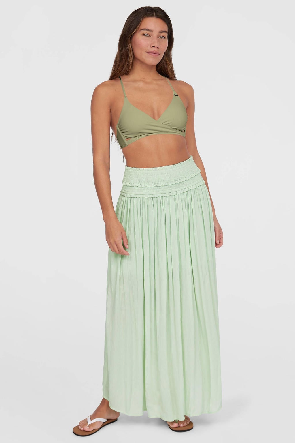 Mintgroene dames O'Neill strandrok gemaakt van viscose en met elastische tailleband