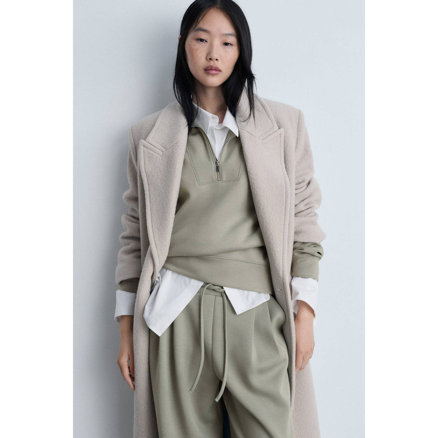 Mango wide leg regular waist broek lichtkaki
