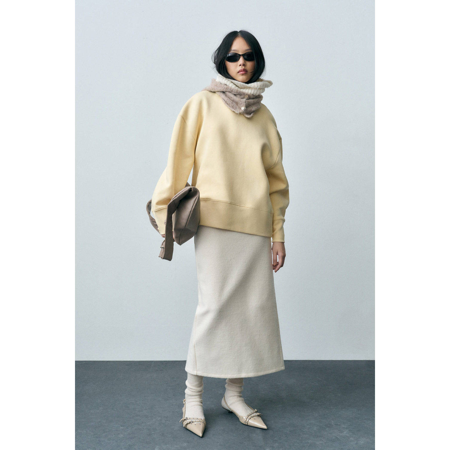 Mango sweater lichtgeel