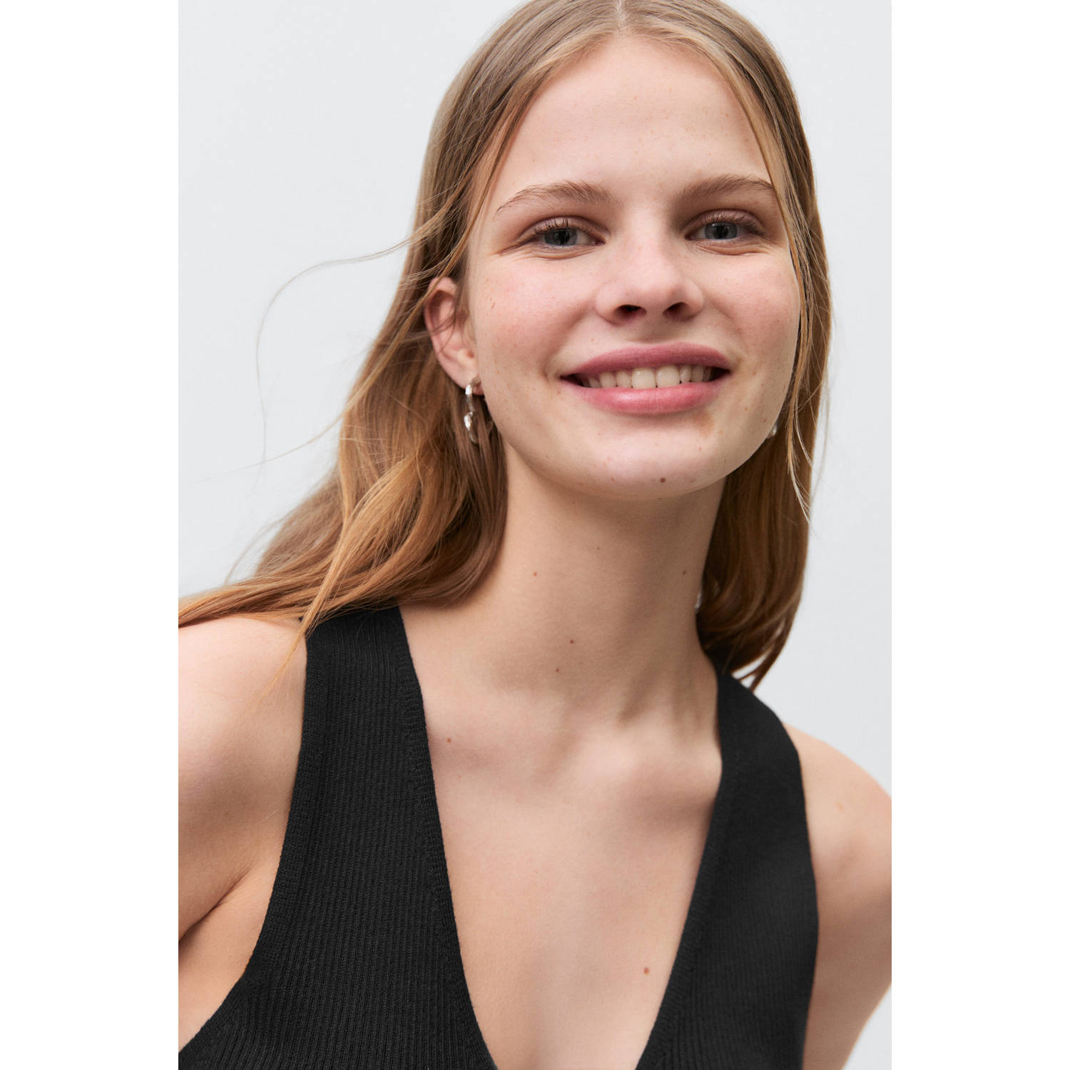 MANGO TEEN mouwloze top zwart