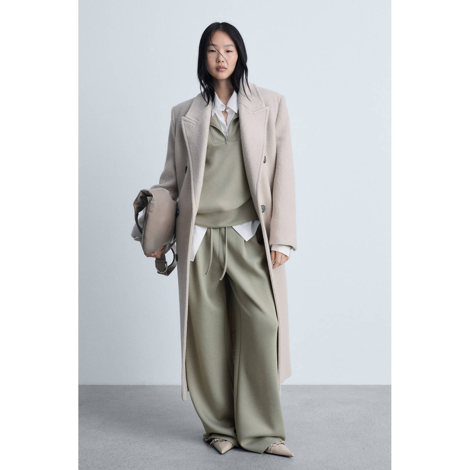 Mango sweater lichtkaki
