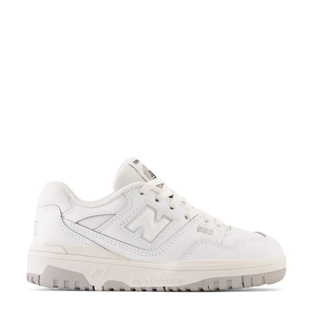 Wit en ecru jongens en meisjes New Balance 550 sneakers van imitatieleer/suede met veters