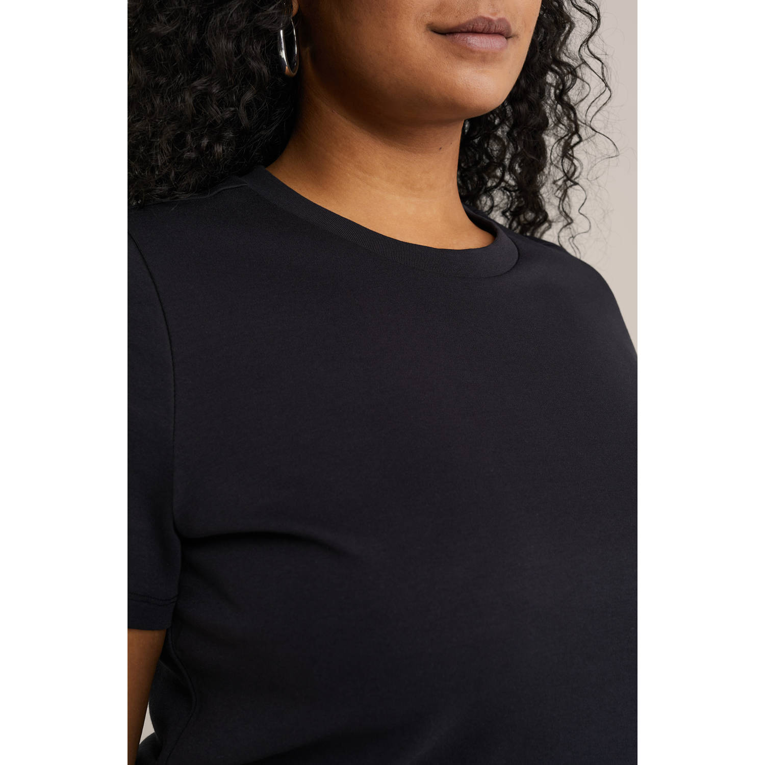 WE Fashion Curve T-shirt zwart