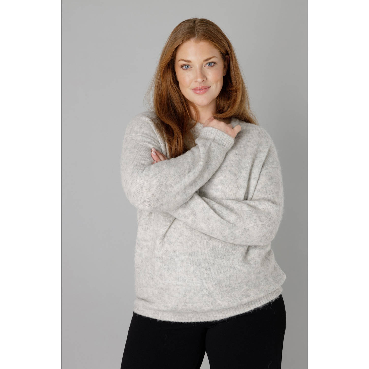 Base Level Curvy wollen gebreide trui grijs