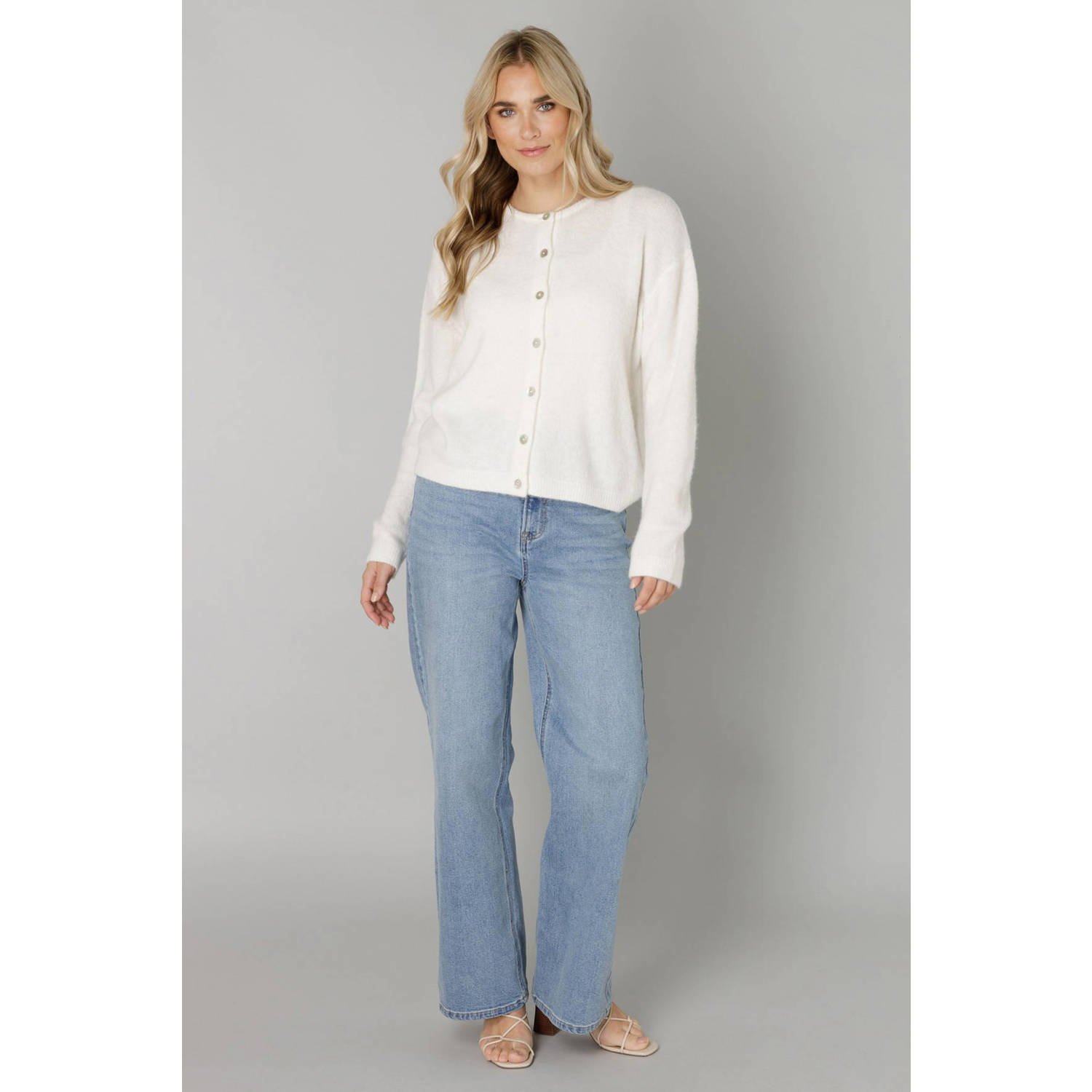 Base Level cardigan ecru fijn gebreid