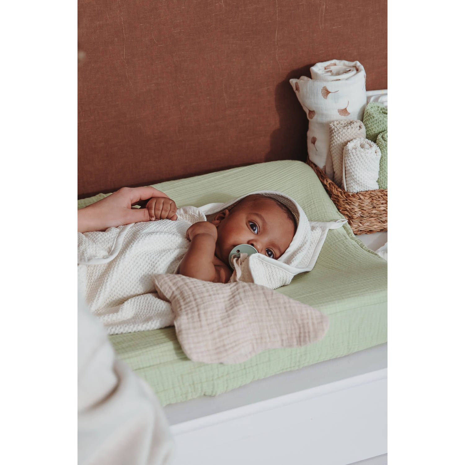 Meyco pre-washed hydrofiel aankleedkussenhoes soft olive