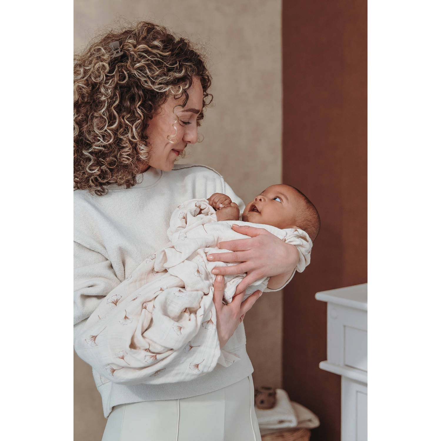 Meyco pre-washed hydrofiele swaddle Ginkgo set van 2 offwhite soft sand