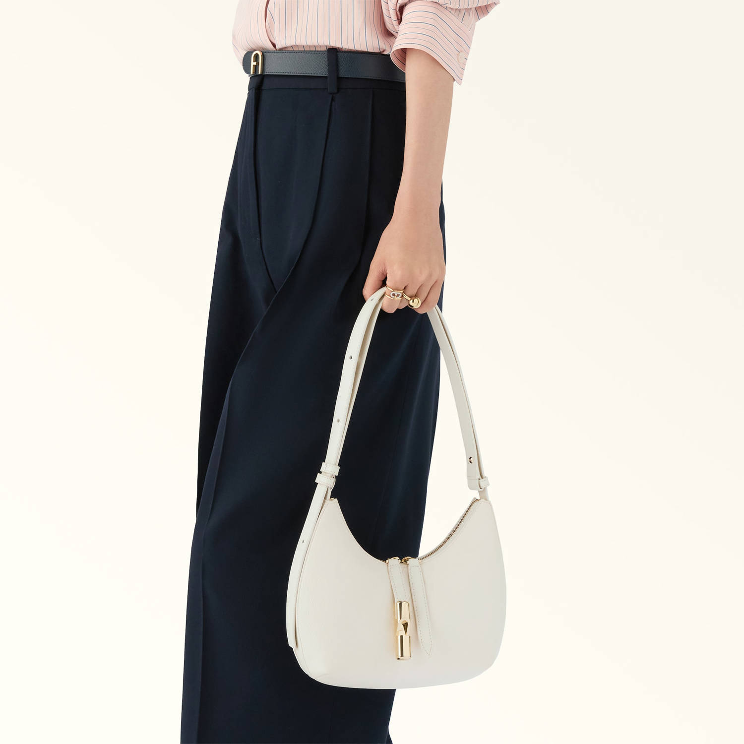 Furla leren schoudertas Goccia S ecru