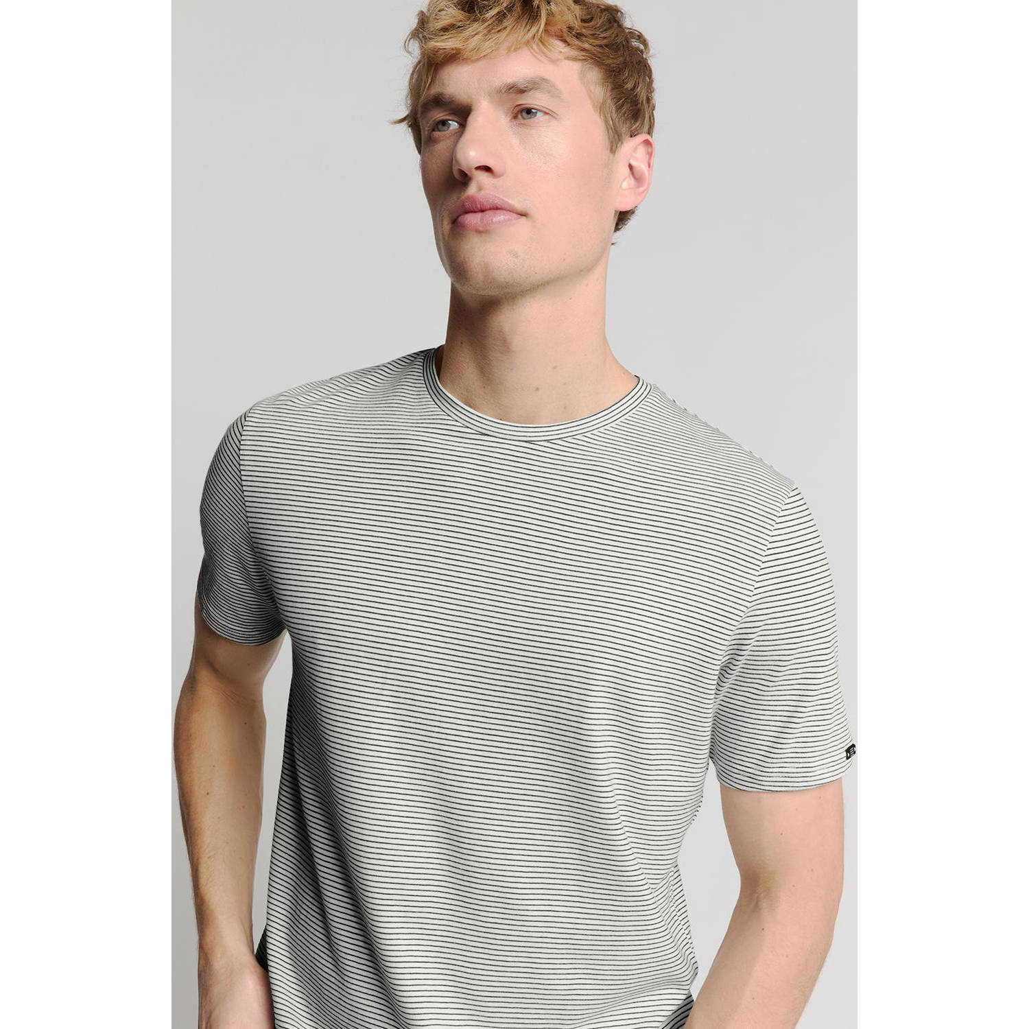 No Excess T-shirt wit