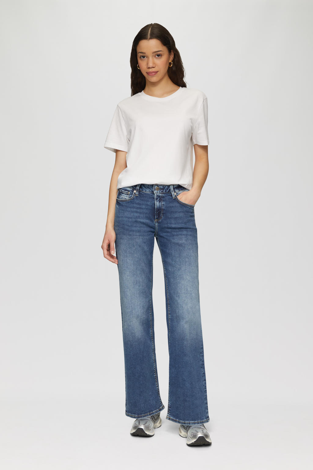 Medium blue denim dames Q S by s.Oliver high waist wide leg jeans van denim met rits- en knoopsluiting en effen