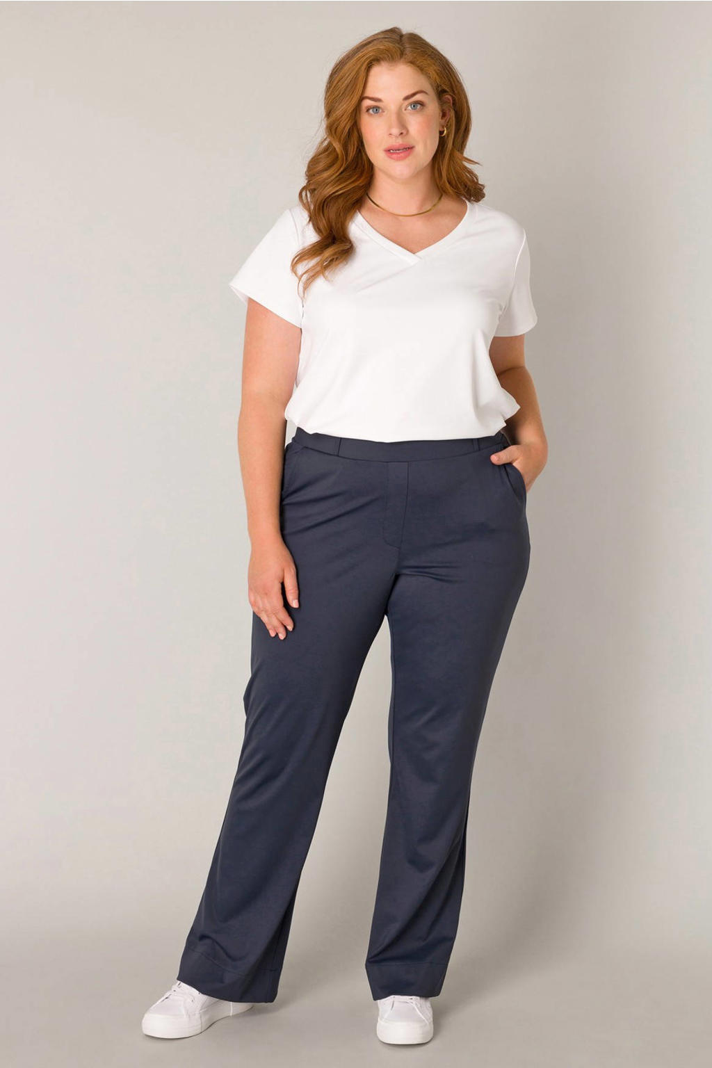 Base Level Curvy flared broek travelstof donkerblauw